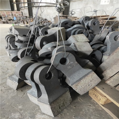 耐磨合金复合制砂粉碎机高锰钢锤头矿山大型石料破碎机高铬双锤头