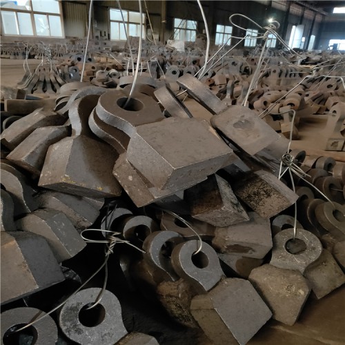 锤式制砂破碎机锤头 矿山碎石机高铬合金锤头耐磨筛护板篦