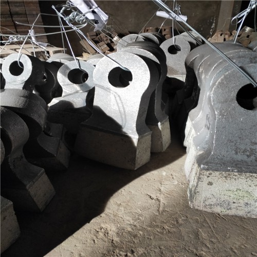 矿山锤式破碎机锤头碎石机高锰钢高铬合金锤头粉碎机制砂耐磨锤头