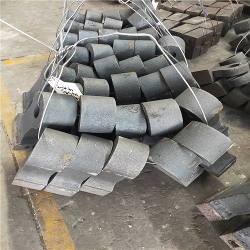 液压开箱制砂机锤头超耐磨立轴式制沙机锤头高铬合金耐磨板凳方锤