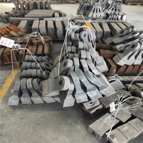 矿山沙厂打沙机甩锤高铬合金耐磨锤头双金属复合锤破碎机耐磨锤头