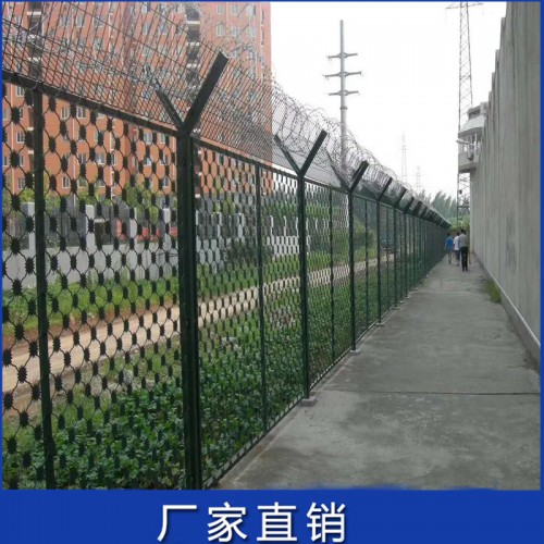 武警中队金属隔离网 高戒备钢网墙 倒刺防护网