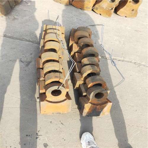 耐磨高锰钢甩锤高锰钢镶嵌合金锤头锤式破碎机锤头高铬合金锤头