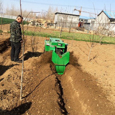 果园自走式履带开沟回填机