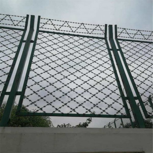 看守所隔离钢网墙 武警中队隔离网 监狱高戒备钢网墙