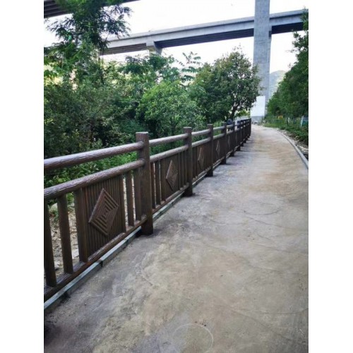 甘肃水泥仿木仿树皮栏杆/成都水泥河堤仿木纹护栏厂家