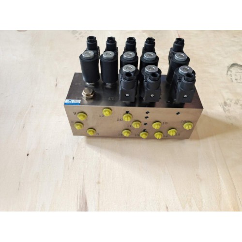 80T履带吊控制阀组2 FU3004-2