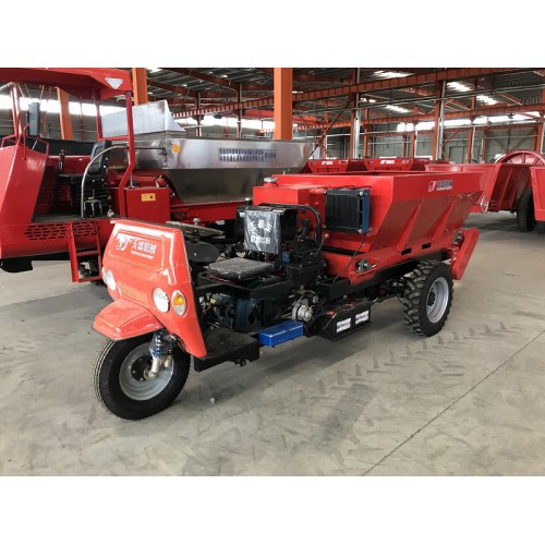 五征三轮撒粪机  撒肥车 鸡粪扬粪机厂家直销