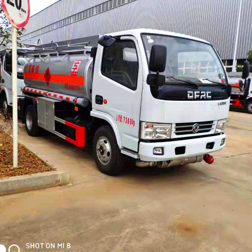 油罐车 东风多利卡5方运油车价格实惠