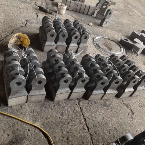 箱破碎机双金属复合高铬合金锤头移动制沙粉碎机锤头