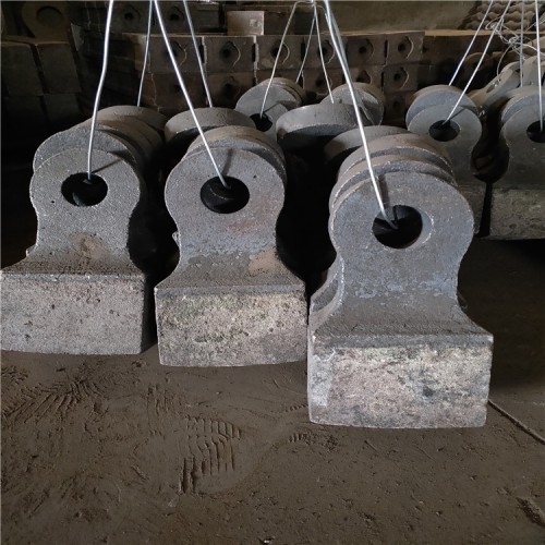 耐磨矿山砂石碎石机大型合金破碎机锤头锤式高铬锤头打沙o机甩锤