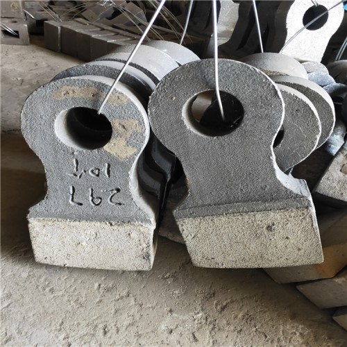 制砂机锤头矿山碎石机高铬合金锤头粉碎机锤头移动破碎机锤头甩锤