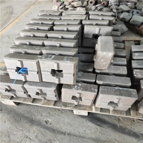 【1000型立轴式制砂机耐磨方锤鹅卵石制砂机锤头生产厂家】