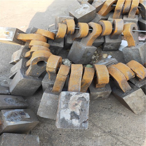 定制高铬耐磨合金l破碎机甩锤榔头板凳锤头细碎机粉碎机耐磨板