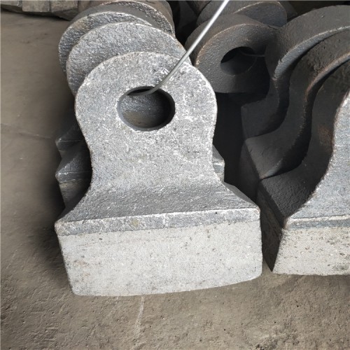 破碎机配件板锤高烙钢板锤合金钢锤头方锤甩锤