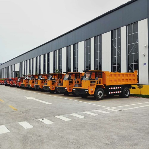 载重20吨铁矿用拖拉机 井下拉渣四不像运输车