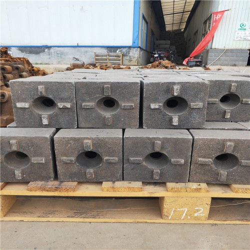 高铬合金双金属耐磨冷热复合锤头方锤甩锤板锤矿山榔头锤式破碎机