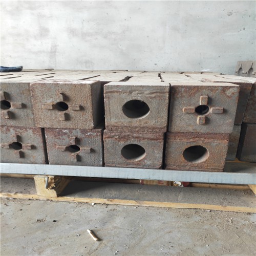 酒泉制砂机十字键合金方锤破碎机高铬合金锤头锤式破碎机配件