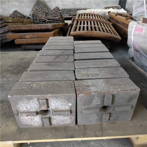 【高铬合金耐磨立轴式破碎机方锤反击破式制砂机板凳锤合金板锤】