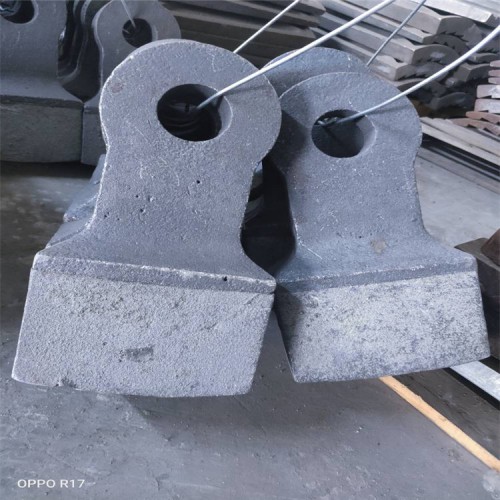 河北邢台矿山破碎机高铬耐磨合金复合锤头甩锤专用高铬合金方锤