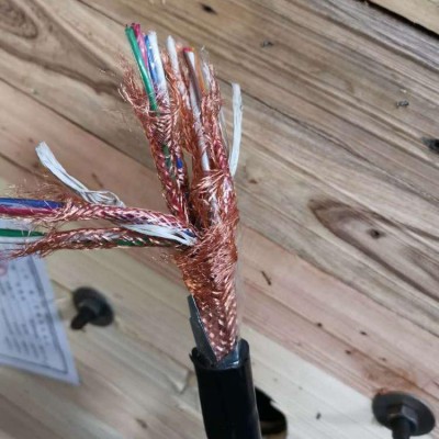 屏蔽计算机电缆