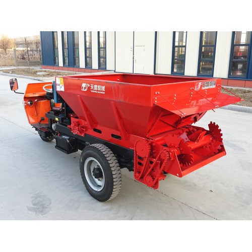 大棚专用撒粪机  扬粪机  湿粪机 鸡粪散粪车  弓棚施肥车