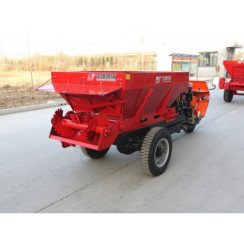 寿光蔬菜大棚专用施肥机 湿粪机  散粪车 三轮撒粪一体机