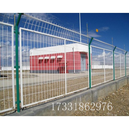 光伏电站围栏网 围墙防护网 铁丝网
