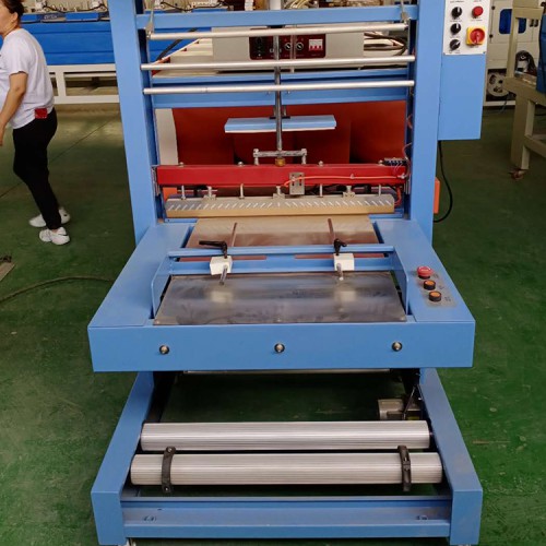 全自动袖口式包装机