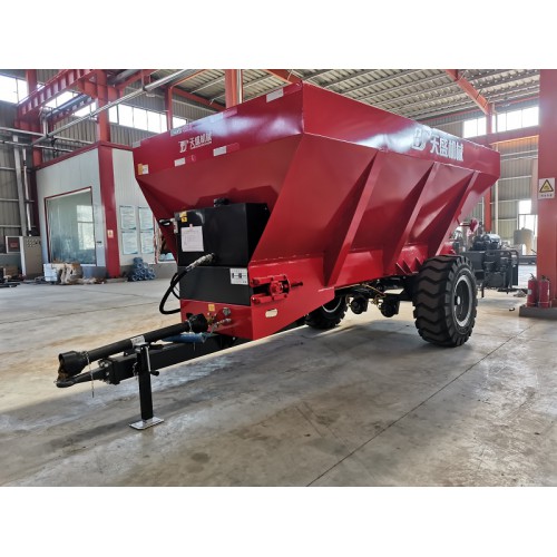 广东大型有机肥撒肥车  粪肥撒粪机 鸡粪撒粪车 牵引撒肥机