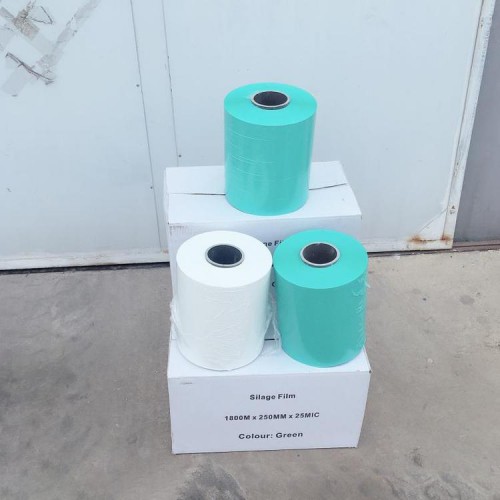 青储打包膜 多功能饲料缠绕膜 可打包70多包牧草膜