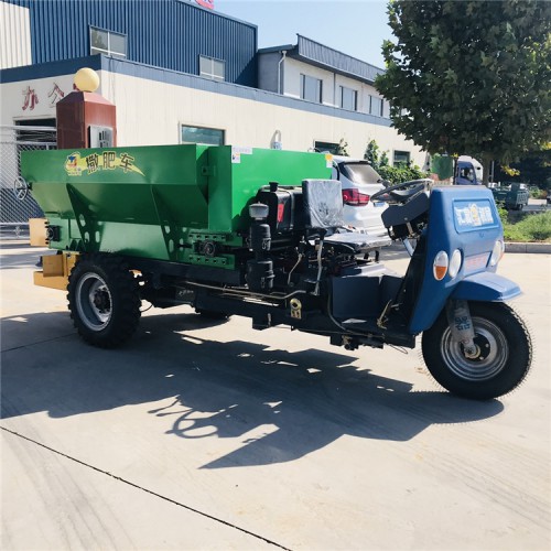 提高撒肥效率用自走式撒肥车 三轮撒肥机
