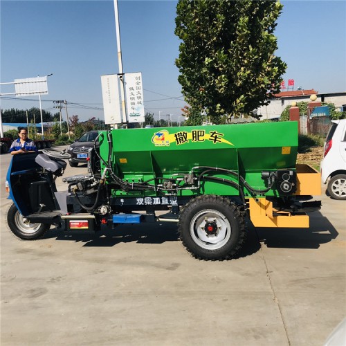 山东撒肥车厂家 三轮撒肥车生产厂家