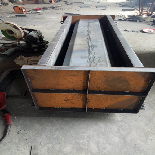 U型槽钢模具  立式水沟模具 排水沟模具 公路急流槽模具加工