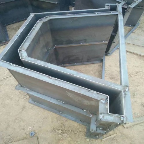 繁盛供应公路泄水槽模具 混凝土流水槽钢模具 灌溉农渠模具加工