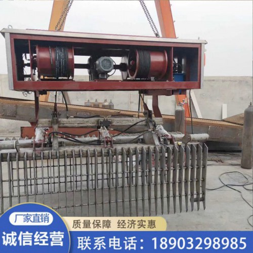 抓斗式格栅清污机