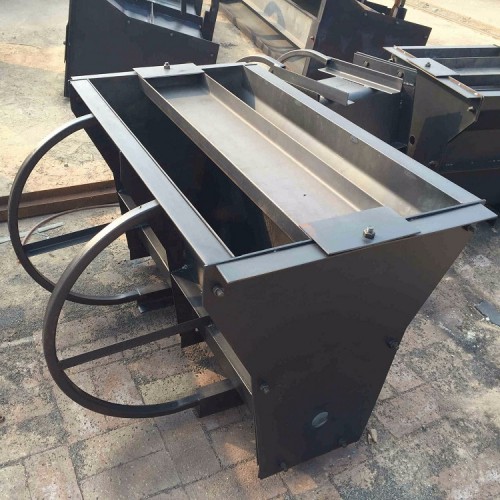 中央隔离墩模具 隔离带模具组装方式