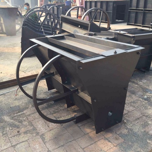 混凝土隔离带模具 高速公路隔离带模具 预制隔离墩钢模具批发