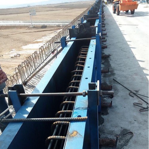 防撞墙钢模板 护栏墙钢模板 防撞墙钢模板厂家