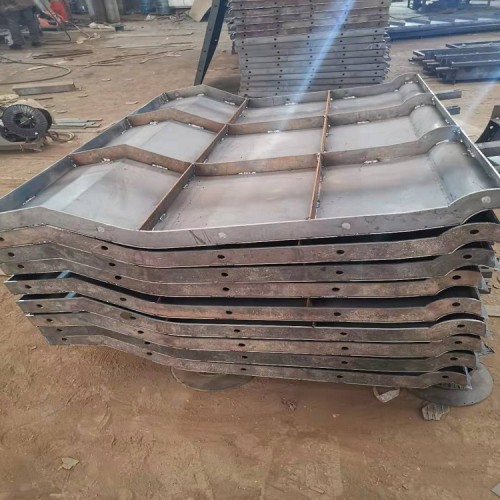 繁盛预制防撞墙模板 现浇钢模板 现浇式防撞墙钢模具批发