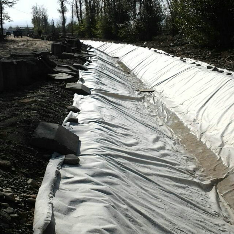 2.0mm土工膜多少钱一米 0.35mm防渗膜源头生产厂