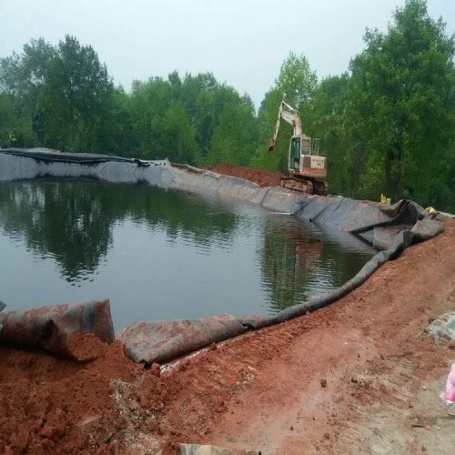 1.5mm氧化塘HDPE土工膜施工设备规格齐全性能稳定