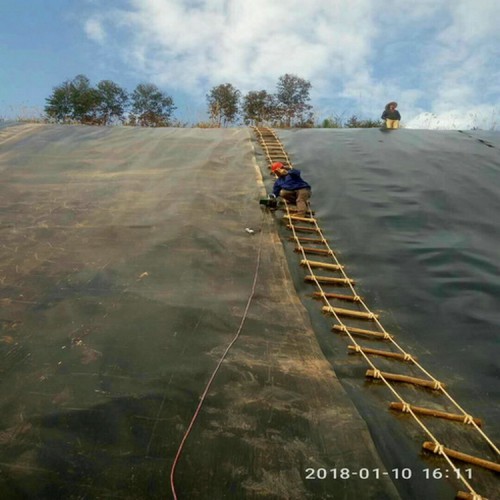 垃圾填埋专用土工膜多少钱 2.0mmHDPE防渗膜生产厂家
