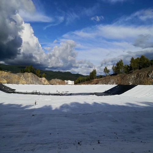 金矿尾矿库防渗聚乙烯土工膜焊接施工