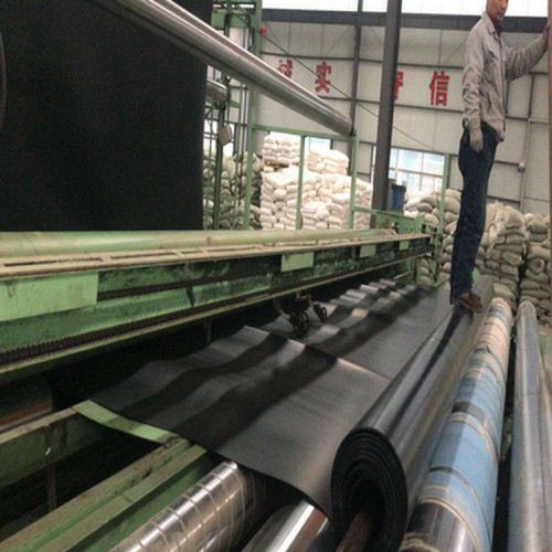 许昌垃圾填埋专用双毛面HDPE土工膜 防渗膜 尾矿坝废水处理防渗土工膜