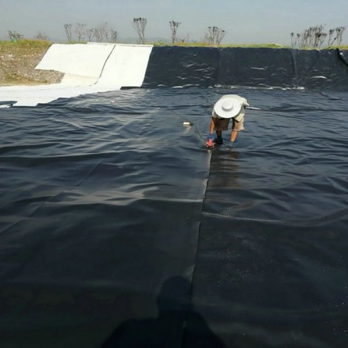 养猪场1.5mm污水池土工膜 400g长丝土工布恒瑞土工膜