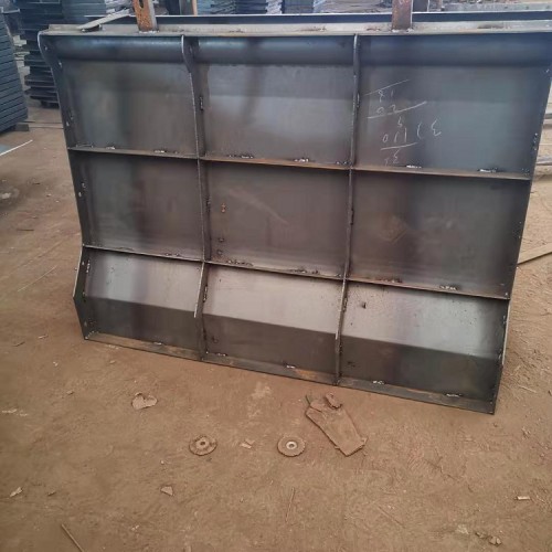 现浇水沟钢模板 建筑护栏钢模板  防撞墙钢模板繁盛加工