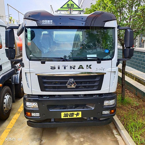 危险品运输油罐车 重汽汕德卡30方运油车厂家直销价格实惠