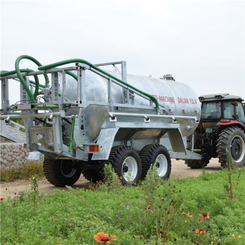 雨林定制各种规格厩液撒肥车 液体有机肥抛撒机