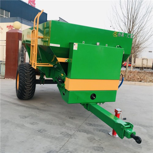 新疆撒粪车价格 大型农田撒肥机 液压撒肥车